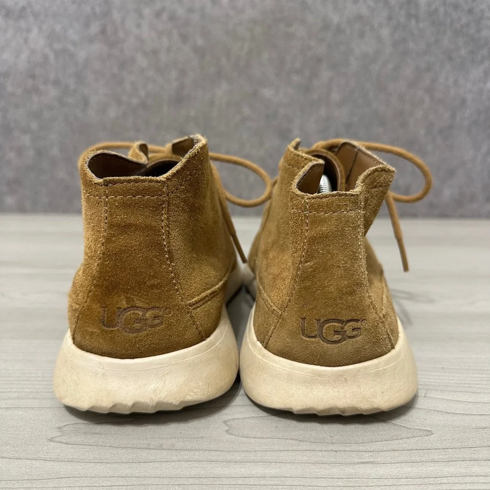 UGG Freamon Chukka Boots Mens 10.5 Brown Suede Lace Up Lightweight Shoes